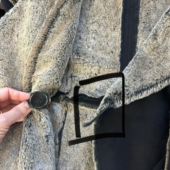 Jones New York Black Women's Faux fur & Faux Suede Wrap Vest Women's Size Large - Picture 8 of 8